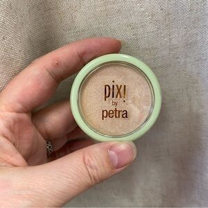 Pixi Glow-y Powder in Creamy Gold